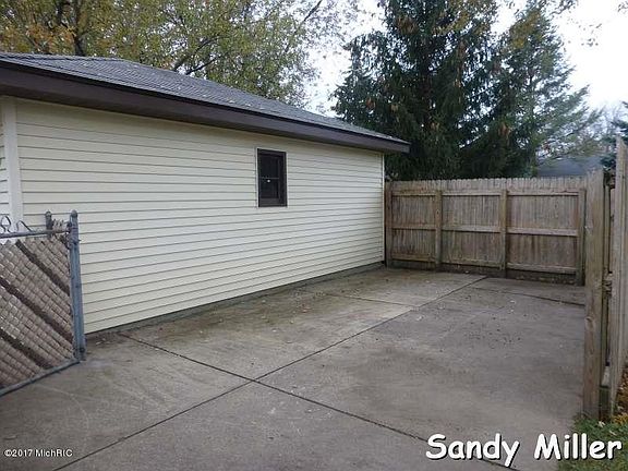 3rd image of 3513 Bluebird Ave SW