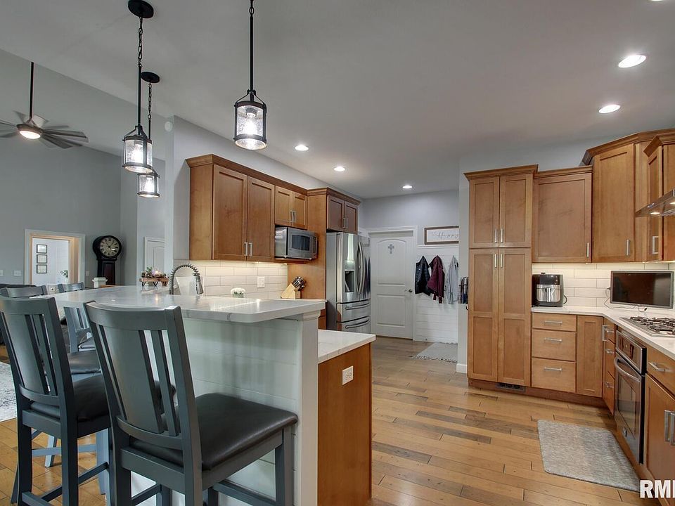 2730 Parkwood Dr, Quincy, IL 62305 Zillow