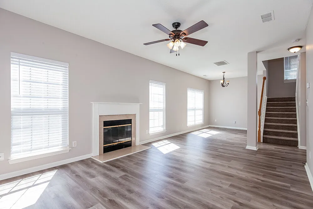 4 bed, 2.5 bath, 1703 sqft, $2,850 — Photo 4