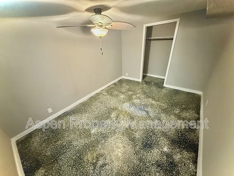 314 S Woodlawn Ave — Photo 11
