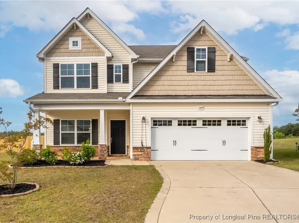 1409 Amen Ct, Hope Mills, NC 28348
