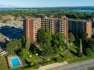 Lincoln Park Tower, Ottawa, ON K2B 8J6