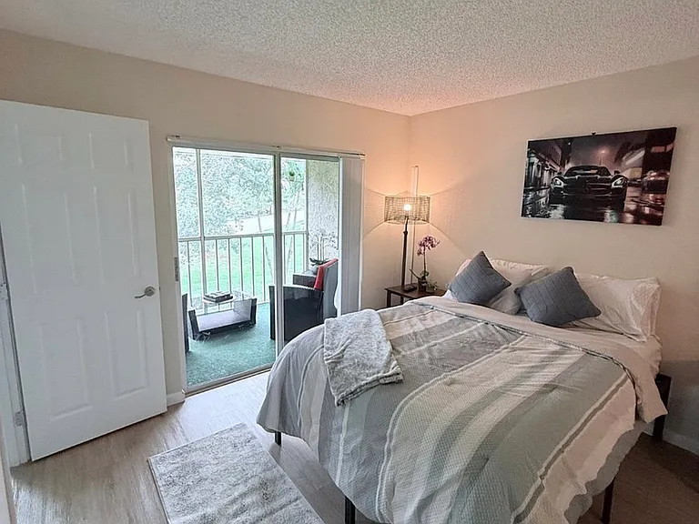1566 SE Royal Green Cir #V203 — Photo 4