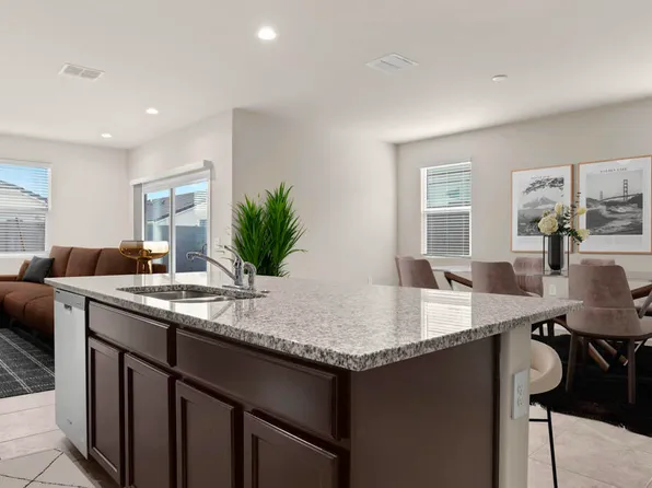 18357 W DESERT HOLLOW Drive, Surprise, AZ 85387