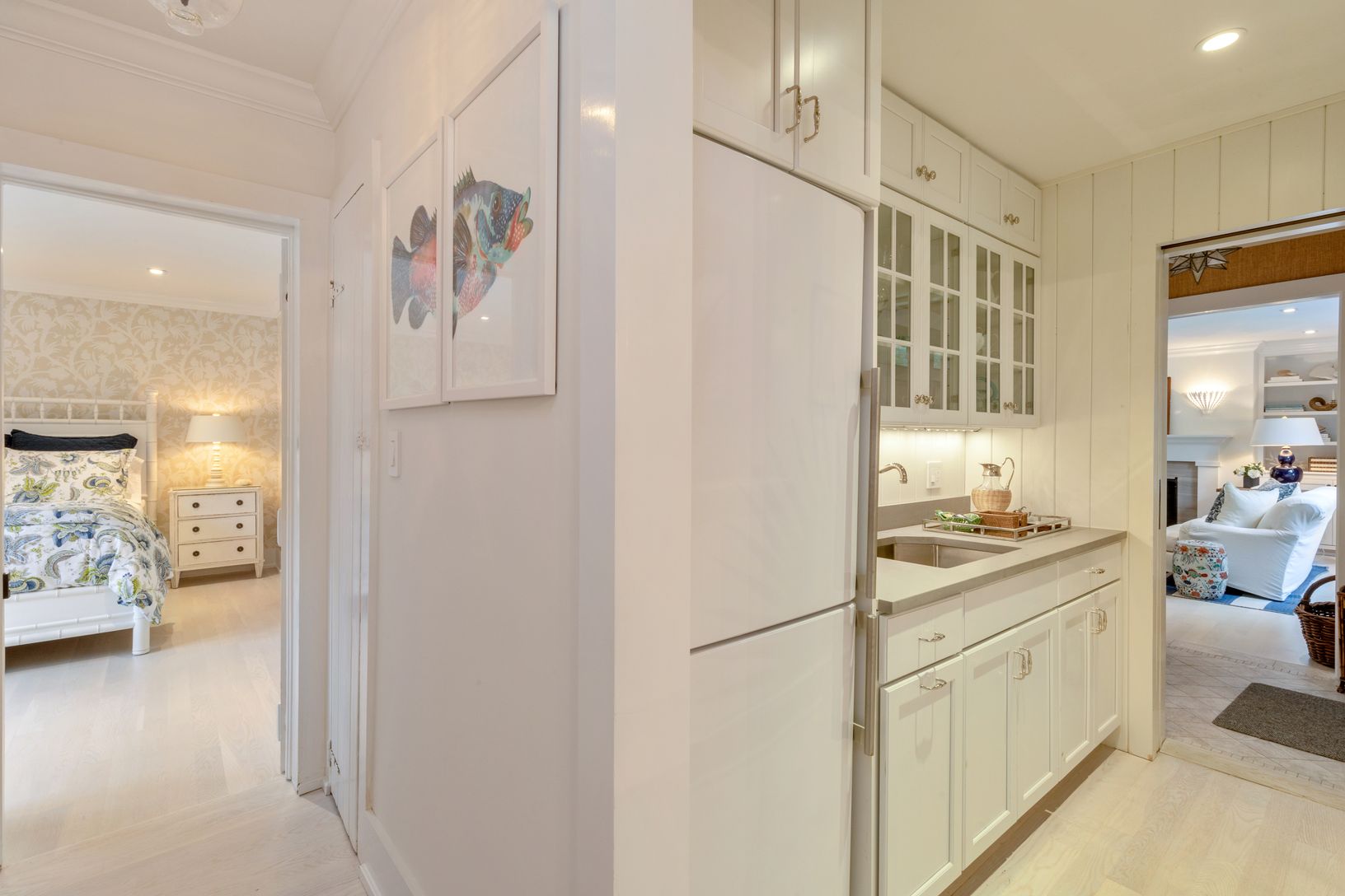  bar and butler's pantry