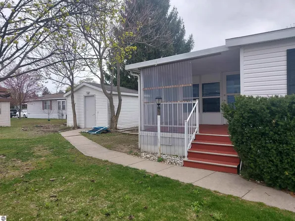 1542 David Pl, Traverse City, MI 49686