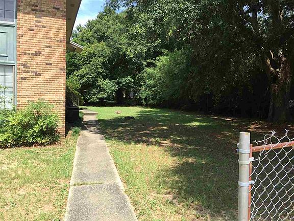 2nd image of 1810 Langley Ave #A-b
