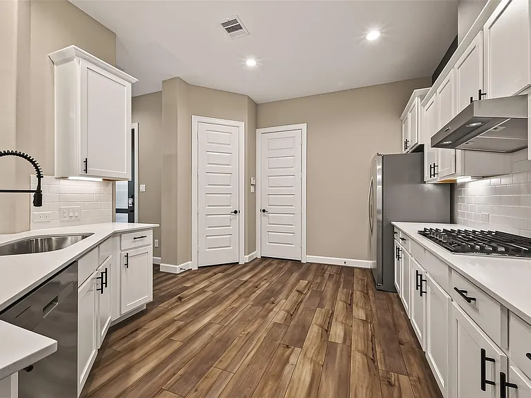 4309 Dickson St #B — Photo 10
