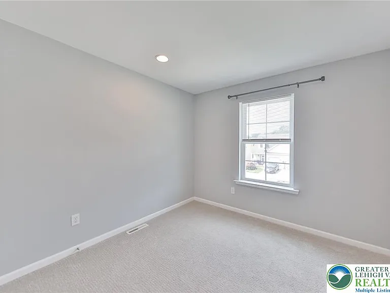 312 Central Park Ave — Photo 29