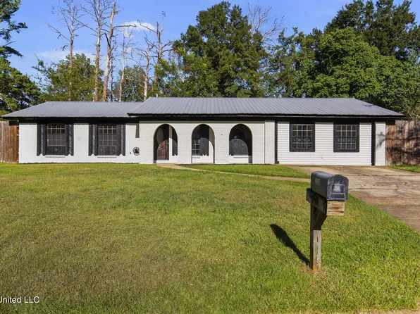 3338 Lanell Ln, Pearl, MS 39208