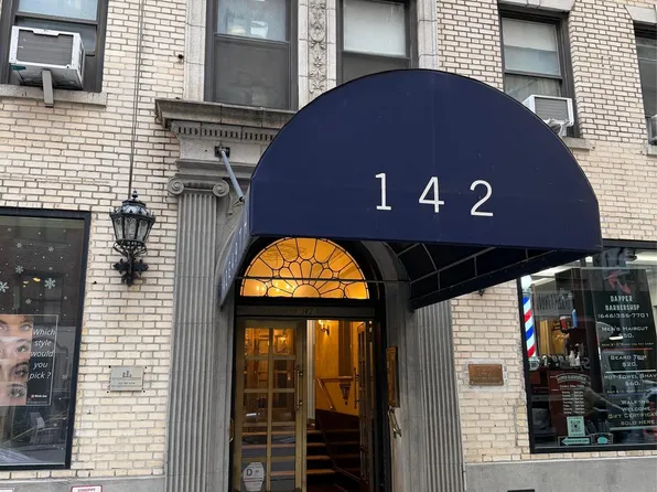 142 E 49th Street #5B, New York (Manhattan), NY 10017