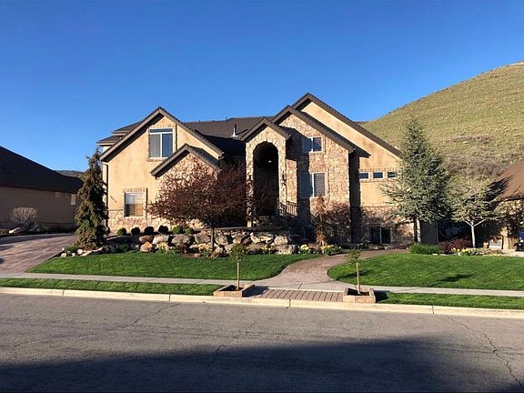 3rd image of 14656 Rose Summit Dr