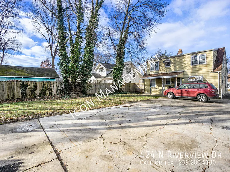 424 N Riverview Dr #2 — Photo 16