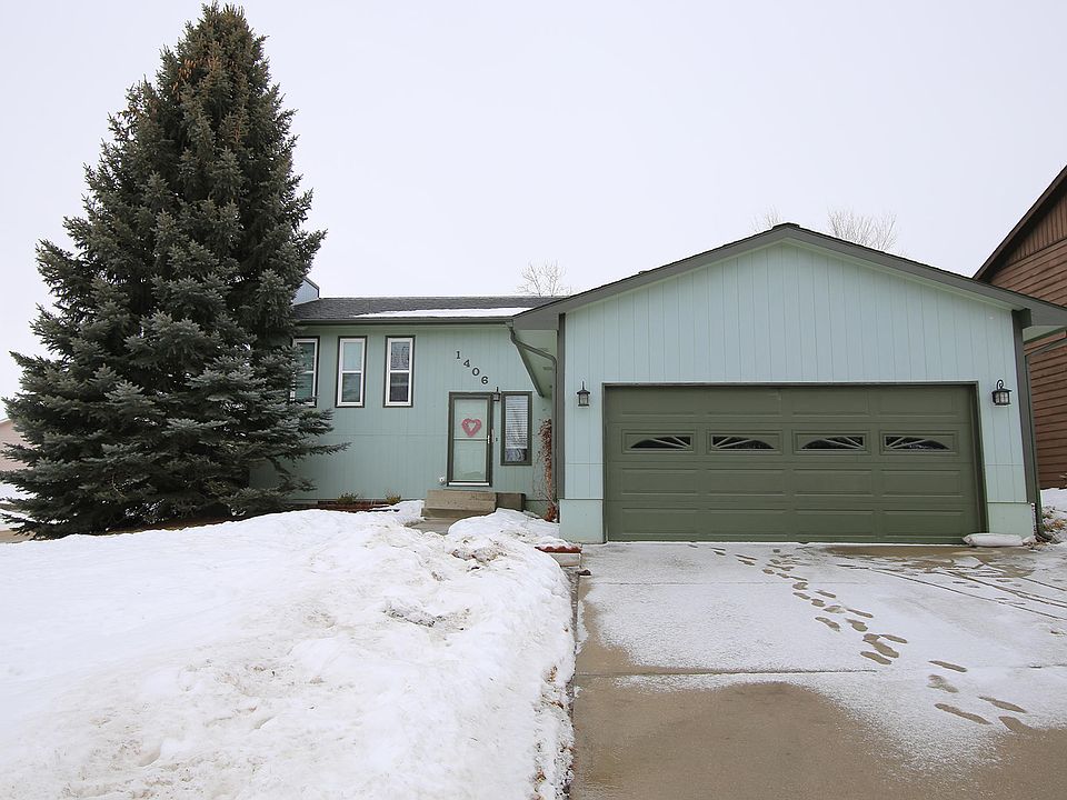 1st image of 1406 N Heights Dr