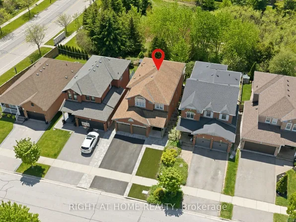 182 Mowat Cres, Halton Hills, ON L7G 6A4
