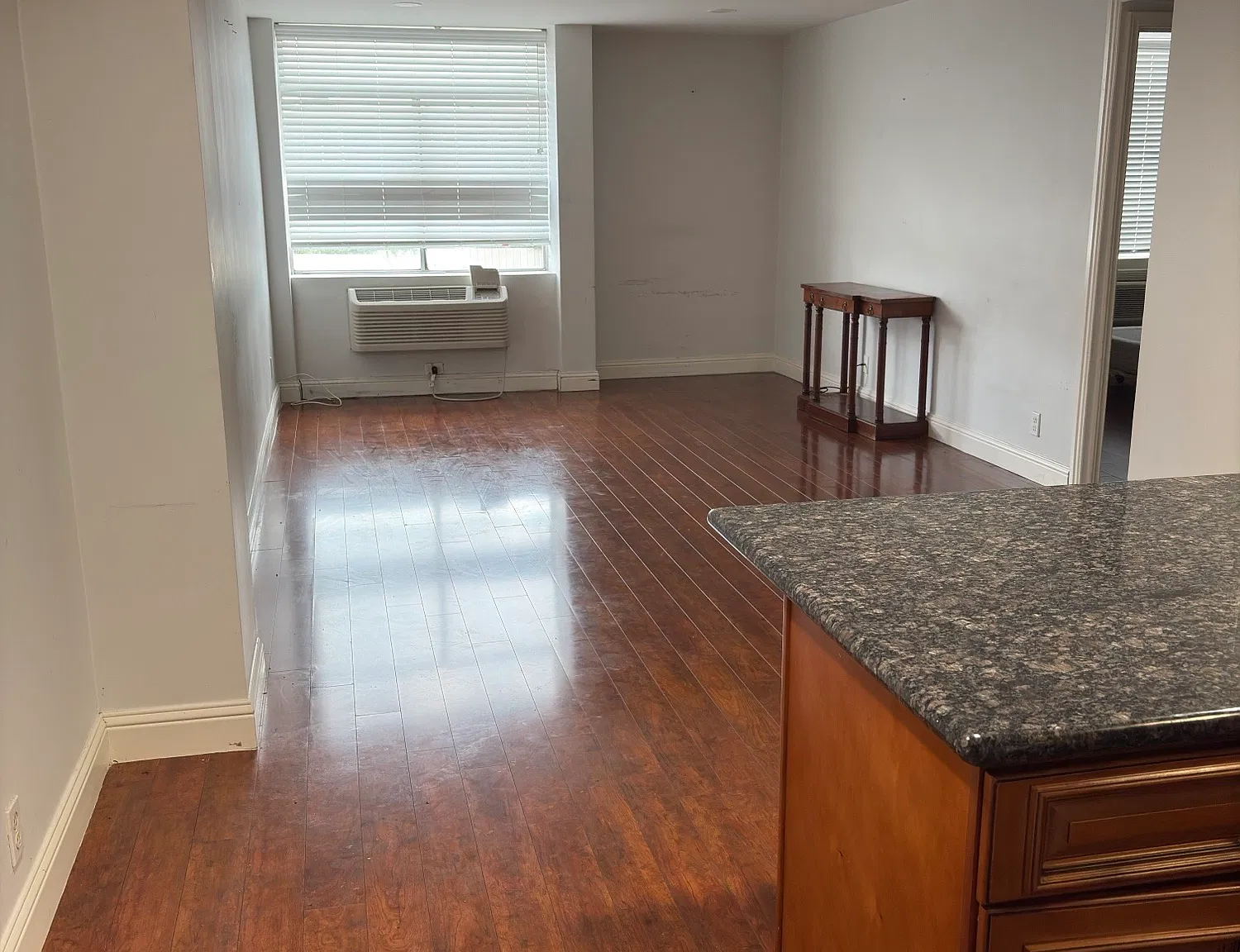 1 bed, 658 sqft, $950 — Photo 2