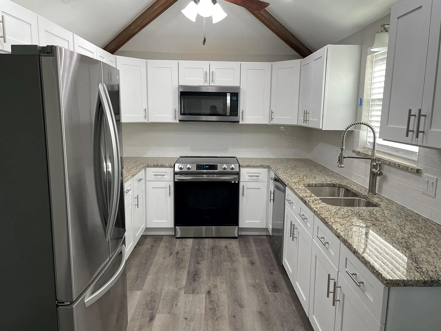 807 rush creek — Photo 3