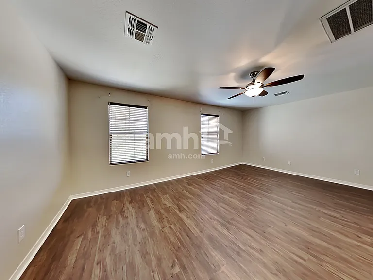 2542 W Cordia Ln — Photo 12
