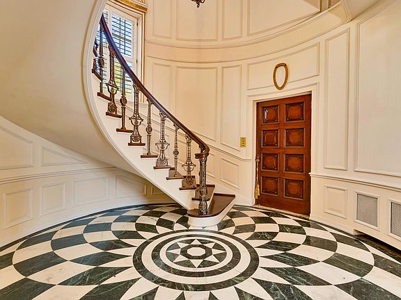 4th image of 710 W Brow Rd