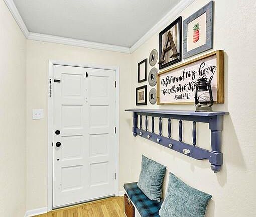 3rd image of 303 W Avenue F