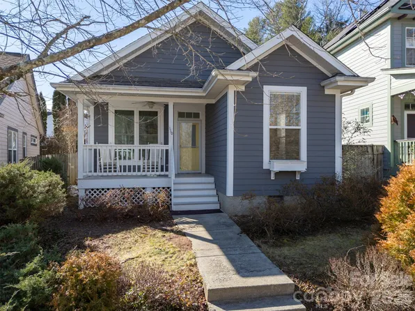 110 Village Greenway, Flat Rock, NC 28731