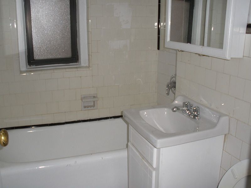 1st image of 203 E 35th St