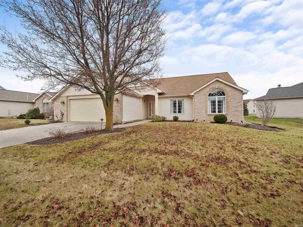 6908 Cherbourg Dr, Fort Wayne, IN 46835