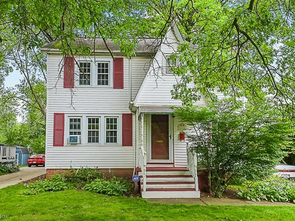 4028 W 219th St, Fairview Park, OH 44126