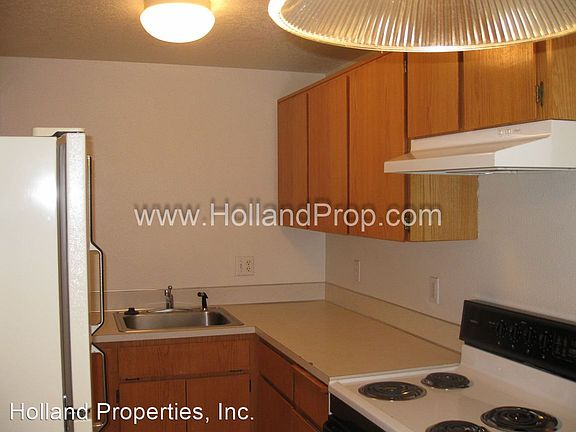 2nd image of 11817 SE Holgate Blvd APT B