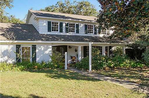 1st image of 130 Wisteria Dr
