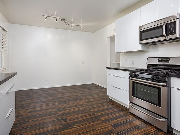 4th image of 11218 Morrison St APT 4