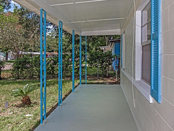 4th image of 2431 Drake Ave