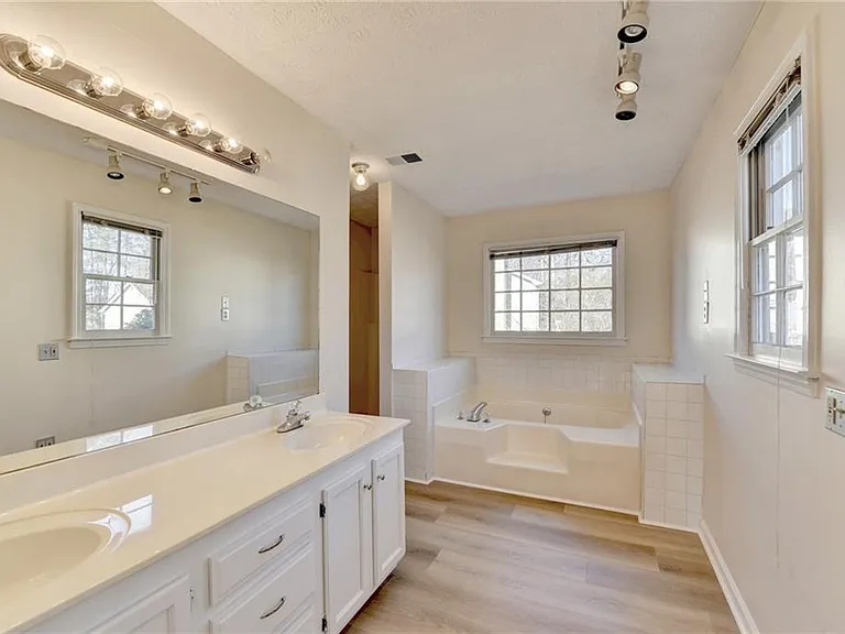 3945 Genoa Ct — Photo 45