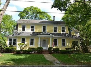 28 Ellis St, Rumford, RI 02916
