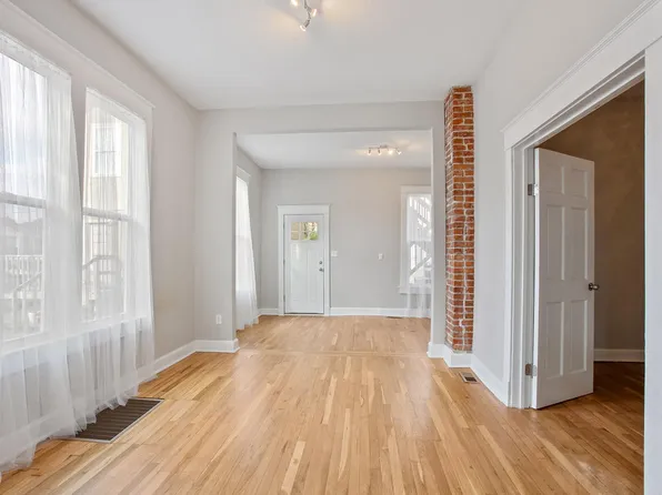 316 Park Ave APT 1, Kansas City, MO 64124