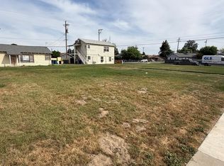 2406 B St, Selma, CA