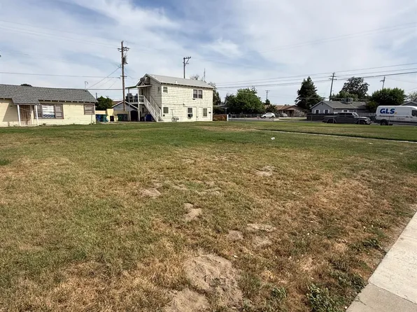 2406 B St, Selma, CA 93662