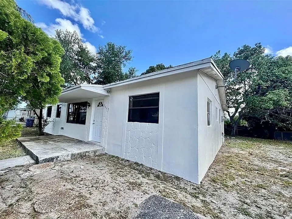 2460 NW 179th St #2460