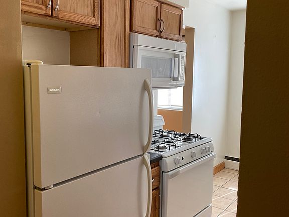 4th image of 1823 Ulysses St NE #8