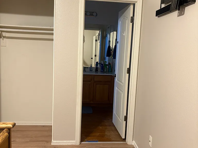 Bedroom 9. new linens, memory foam queen mattress, TV mount, new LVP flooring, Fresh paint (Jack and Jill bathroom) shared with 1 other room.
