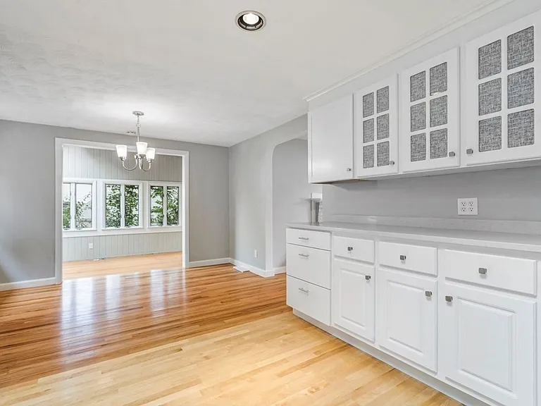 15 Temple Rd — Photo 6