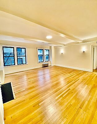 3rd image of 111 E 80th St APT 3C