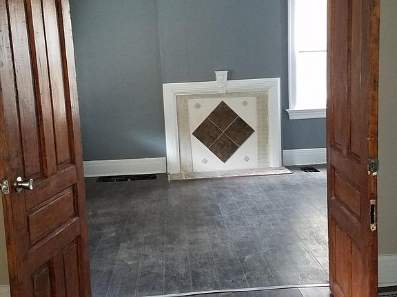 3rd image of 569 Hale Ave