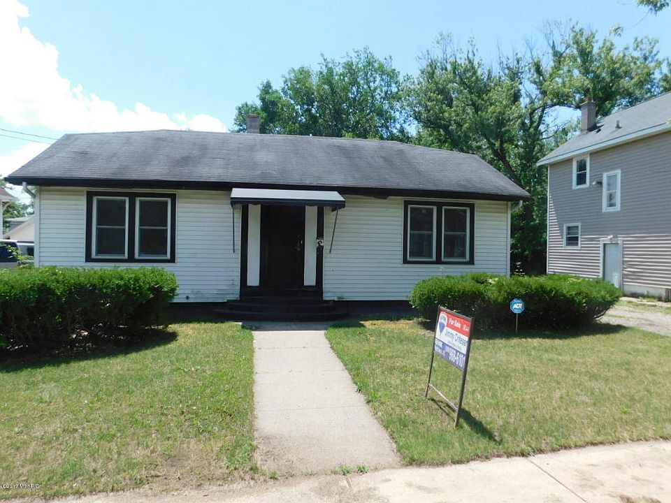 1st image of 271 Parkway Dr