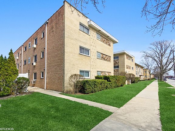 3rd image of 6815 N Olmsted Ave APT 202