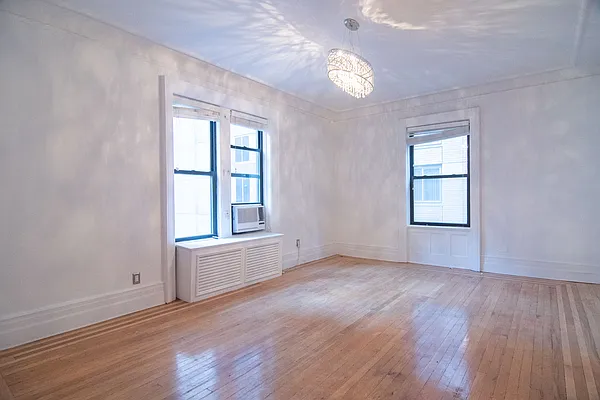 Rented by WAM Partners - William Moses Co. | media 7