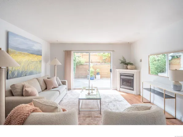 450 Bay Ave #20, Parksville, BC V9P 2K2