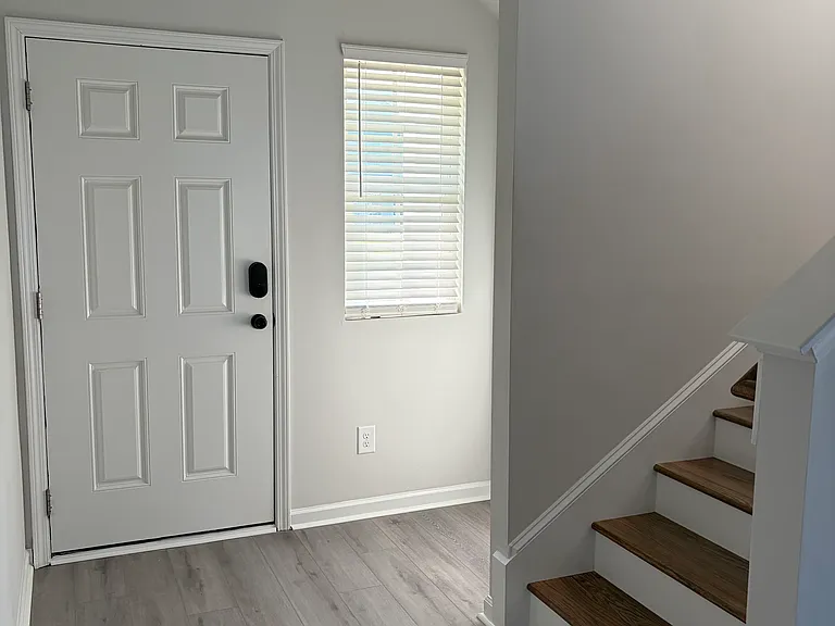 304 Range Cir — Photo 9