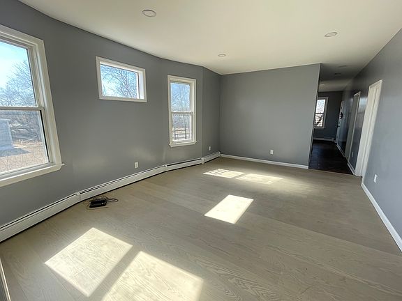 5th image of 337 S 11th St Floor 3