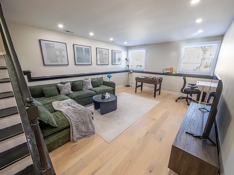 2101 Kensington Dr — Photo 12